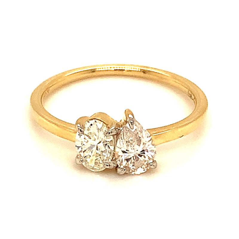 (LD) Anillo con diamantes de laboratorio en oro amarillo 14kt.