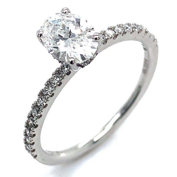 (LD) Anillo con diamantes de laboratorio en oro blanco 14kt.
