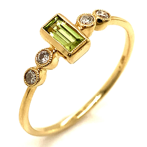 Anillo de Peridoto en oro amarillo 10kt.  ANTES:  $269.00