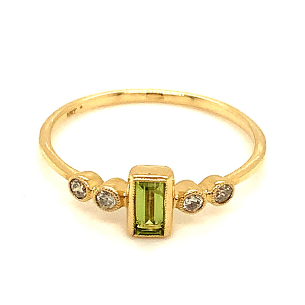 Anillo de Peridoto en oro amarillo 10kt.  ANTES:  $269.00