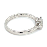 (LD) Anillo con diamantes de laboratorio en oro blanco 14kt.