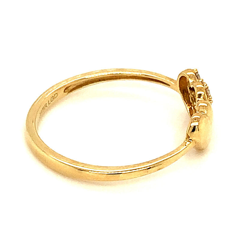 (LD) Anillo con diamantes de laboratorio en oro amarillo 10kt.