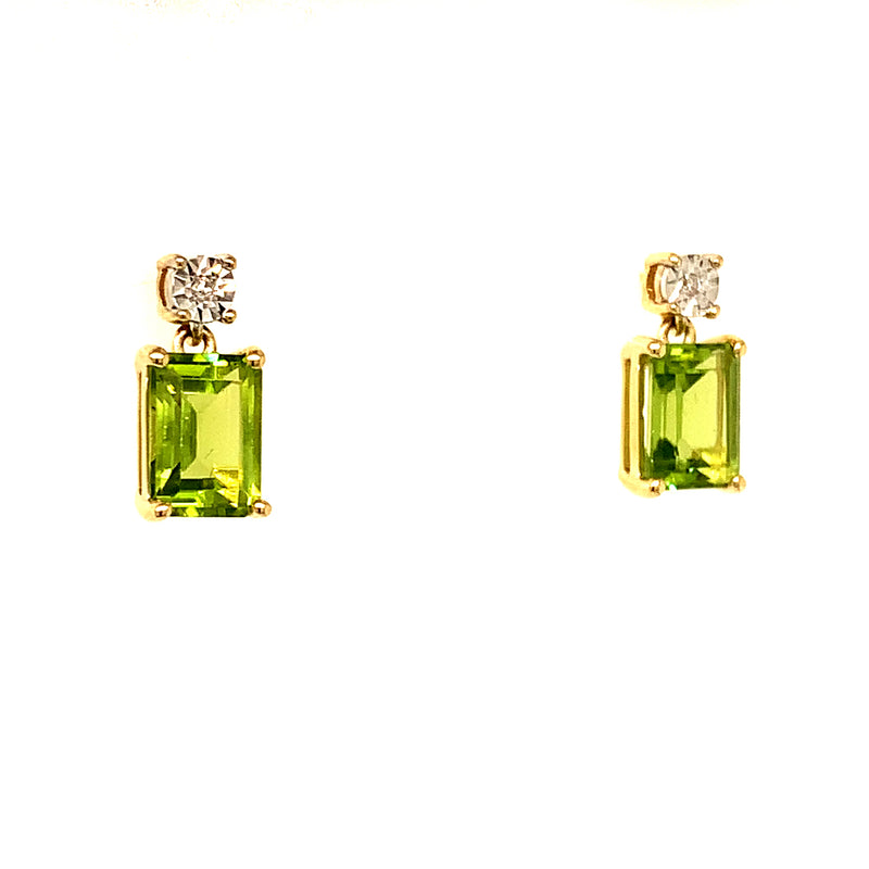 Aretes de Peridoto en oro amarillo 10k  ANTES:  $349.00