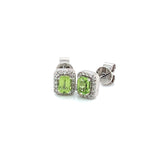Aretes de peridoto en oro blanco 10kt.  ANTES:  $349.00