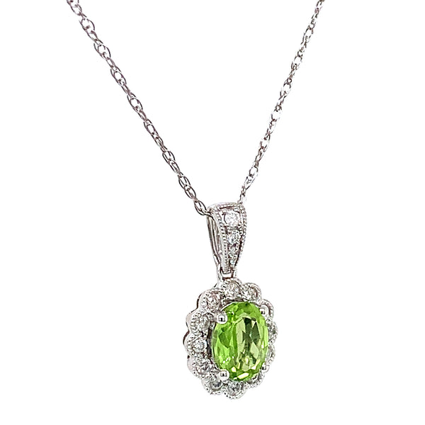Collar de Peridoto en oro blanco 10kt.  ANTES:  $399.00