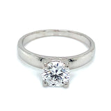 (LD) Anillo con diamante de laboratorio en oro blanco 14kt.