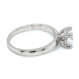 (LD) Anillo con diamante de laboratorio en oro blanco 14kt.