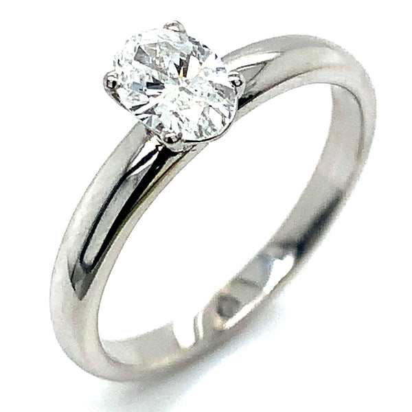 (LD) Anillo con diamante de laboratorio en oro blanco 14kt.