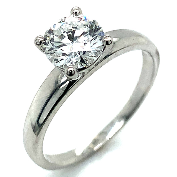 (LD) Anillo con diamante de laboratorio en oro blanco 14kt.