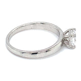 (LD) Anillo con diamante de laboratorio en oro blanco 14kt.