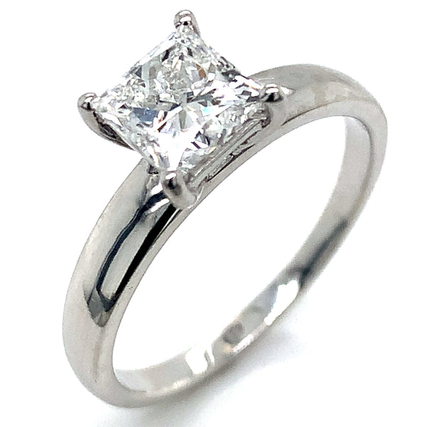 (LD) Anillo con diamante de laboratorio en oro blanco 14kt.