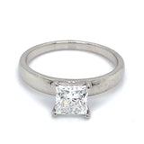 (LD) Anillo con diamante de laboratorio en oro blanco 14kt.