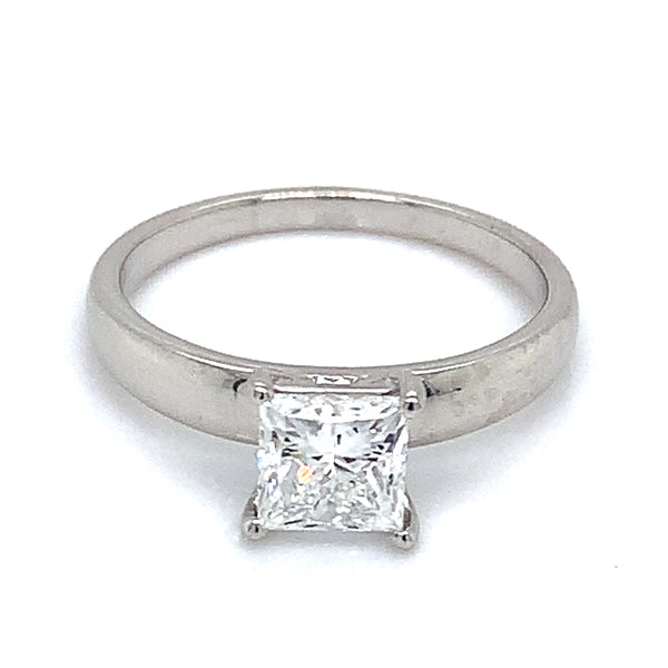 (LD) Anillo con diamante de laboratorio en oro blanco 14kt.