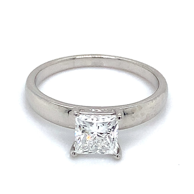 (LD) Anillo con diamante de laboratorio en oro blanco 14kt.