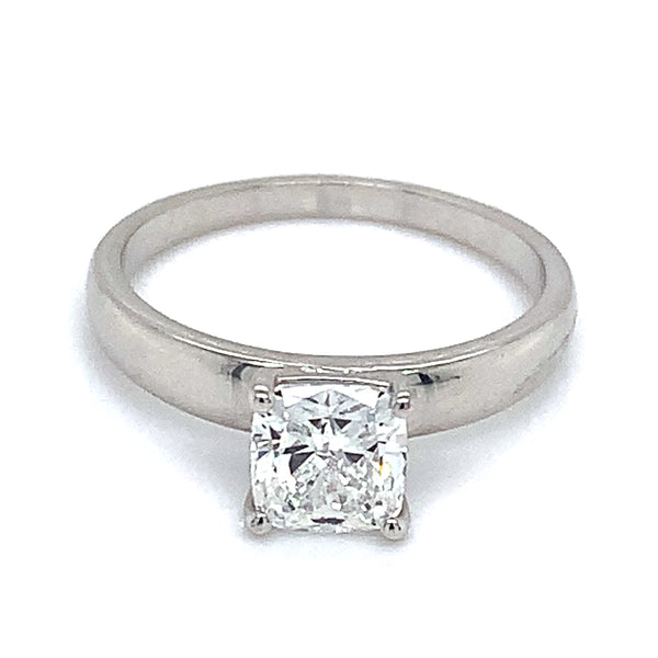 (LD) Anillo con diamante de laboratorio en oro blanco 14kt.