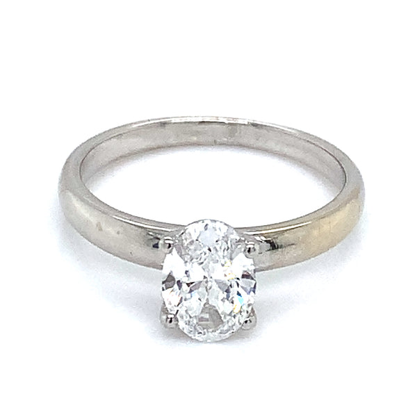 (LD) Anillo con diamante de laboratorio en oro blanco 14kt.
