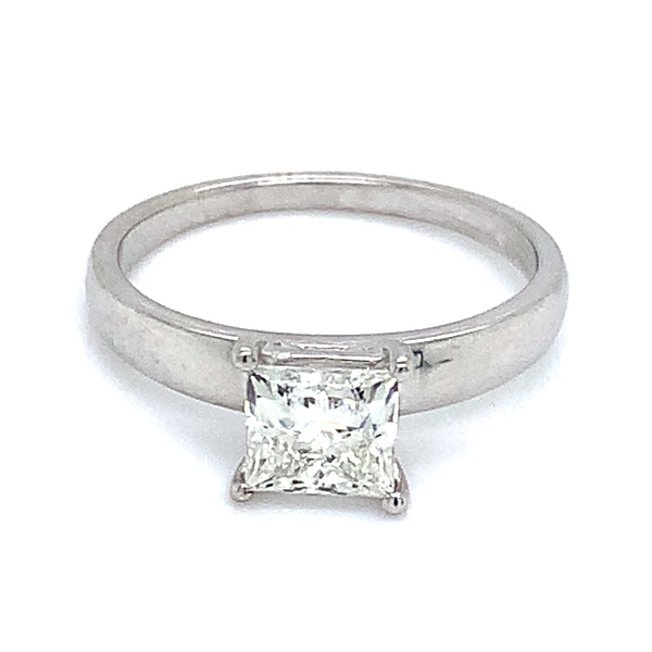 (LD) Anillo con diamantes de laboratorio en oro blanco 14kt.