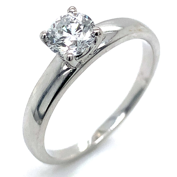 (LD) Anillo con diamante de laboratorio en oro blanco 14kt.