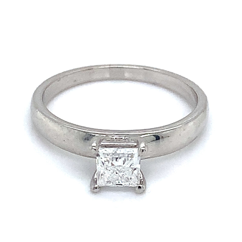(LD) Anillo con diamante de laboratorio en oro blanco 14kt.