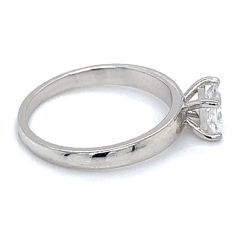 (LD) Anillo con diamante de laboratorio en oro blanco 14kt.