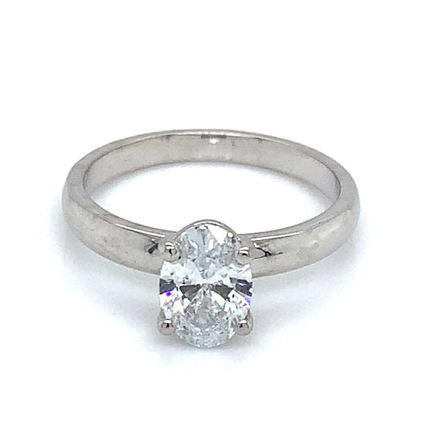(LD) Anillo con diamante de laboratorio en oro blanco 14kt.
