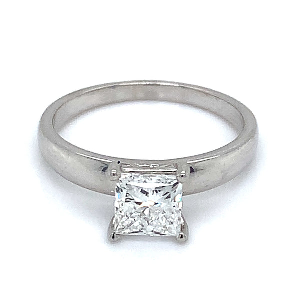(LD) Anillo con diamante de laboratorio en oro blanco 14kt.