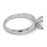 (LD) Anillo con diamante de laboratorio en oro blanco 14kt.