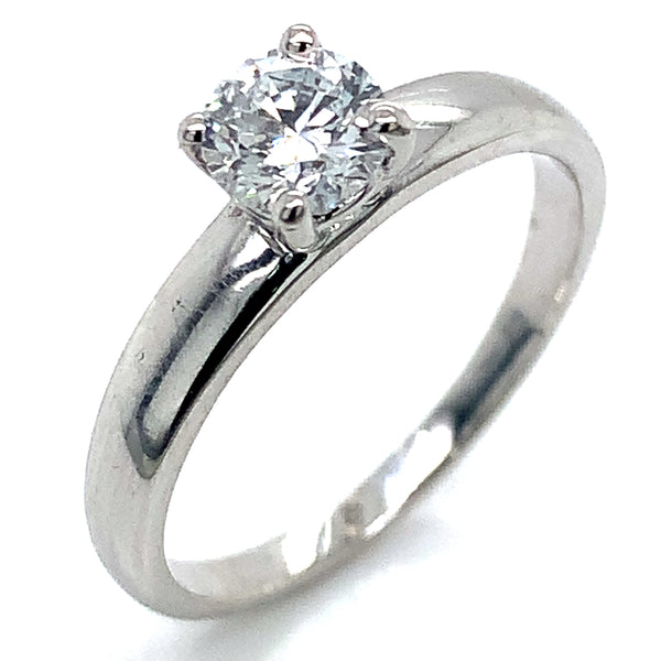 (LD) Anillo con diamante de laboratorio en oro blanco 14kt.