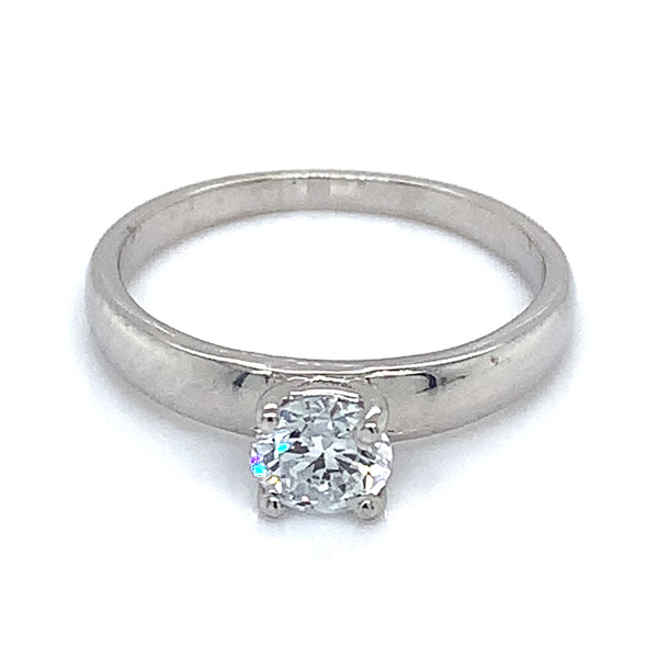 (LD) Anillo con diamante de laboratorio en oro blanco 14kt.