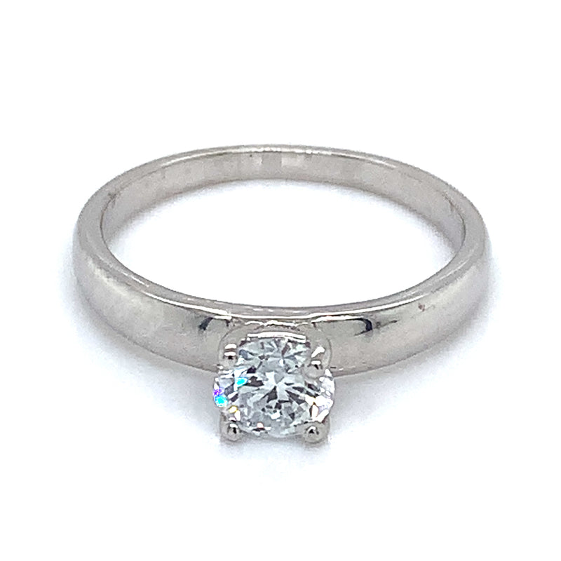 (LD) Anillo con diamante de laboratorio en oro blanco 14kt.