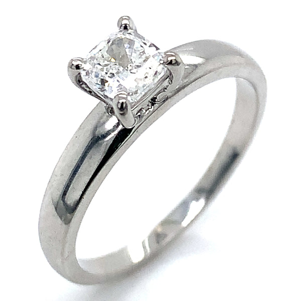 (LD) Anillo con diamante de laboratorio en oro blanco 14kt.
