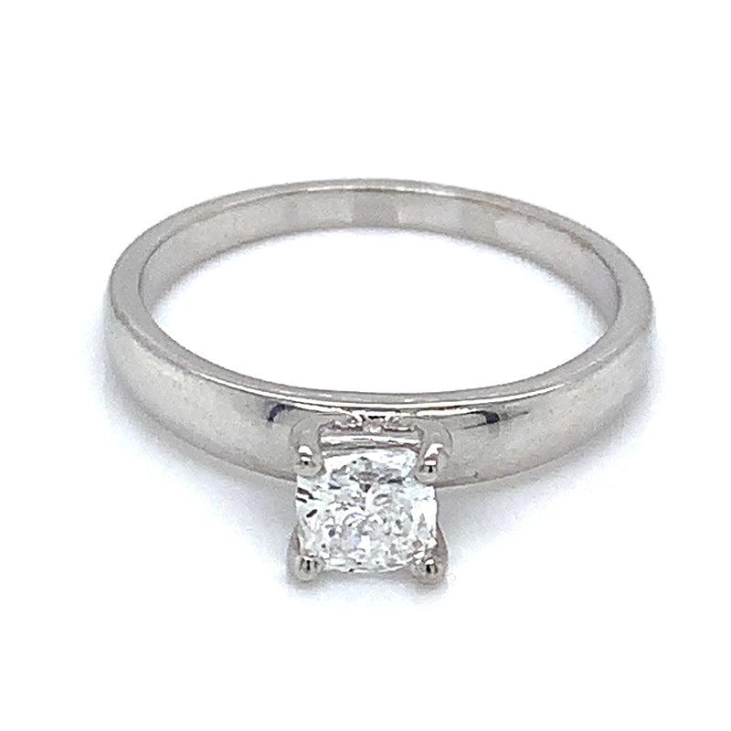 (LD) Anillo con diamante de laboratorio en oro blanco 14kt.