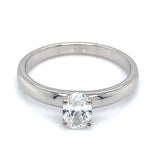 (LD) Anillo con diamantes de laboratorio en oro blanco 14kt.