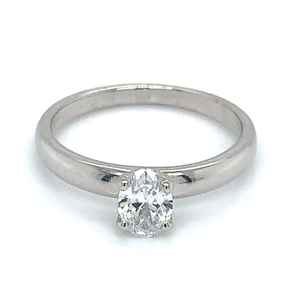 (LD) Anillo con diamantes de laboratorio en oro blanco 14kt.