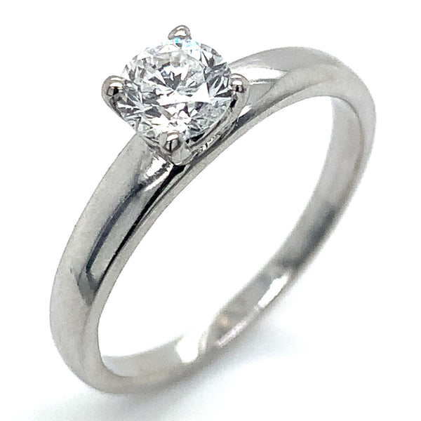 (LD) Anillo con diamante de laboratorio en oro blanco 14kt.
