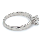 (LD) Anillo con diamante de laboratorio en oro blanco 14kt.