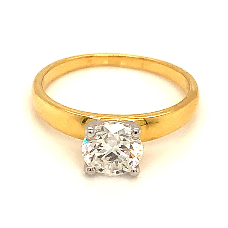 (LD) Anillo con diamante de laboratorio en oro amarillo 14kt.
