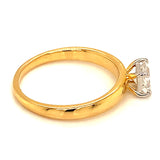 (LD) Anillo con diamante de laboratorio en oro amarillo 14kt.