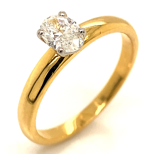 (LD) Anillo con diamante de laboratorio en oro amarillo 14kt.