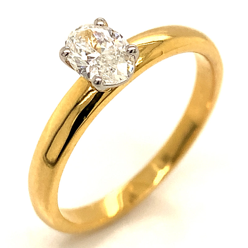 (LD) Anillo con diamante de laboratorio en oro amarillo 14kt.