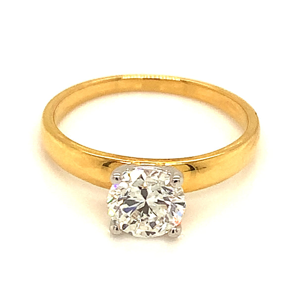 (LD) Anillo con diamante de laboratorio en oro amarillo 14kt.