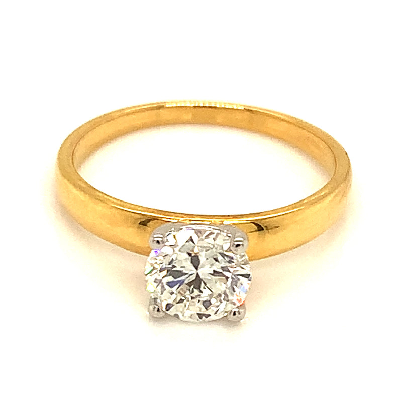 (LD) Anillo con diamante de laboratorio en oro amarillo 14kt.