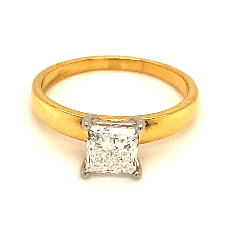 (LD) Anillo con diamante de laboratorio en oro amarillo 14kt.