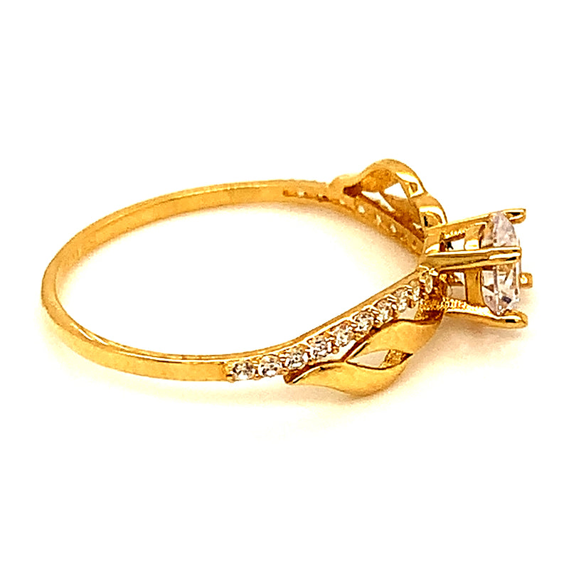 Anillo con circones en oro amarillo 18k