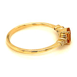 Anillo de citrino con diamante en oro amarillo 10kt.