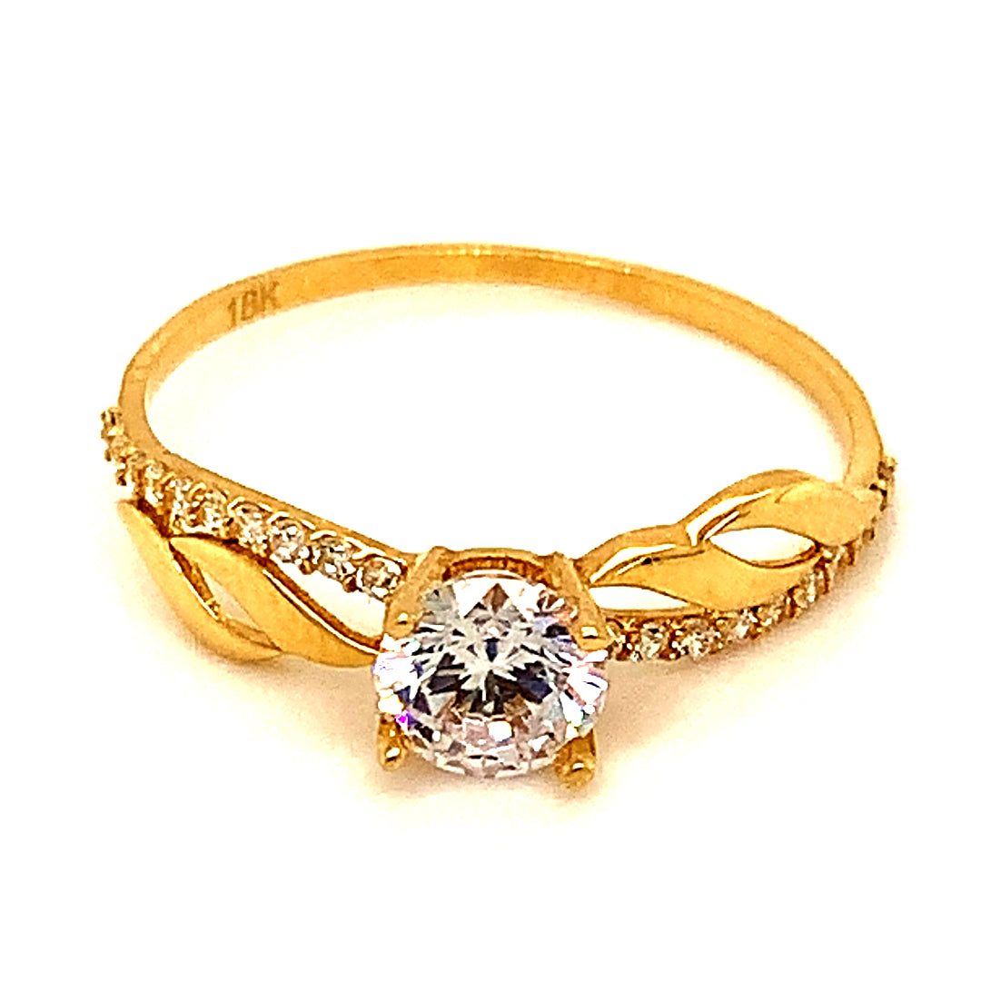 Anillo con circones en oro amarillo 18k