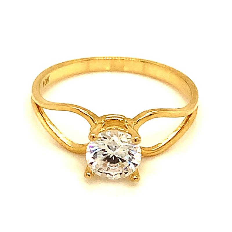 Anillo con circones en oro amarillo 10kt.