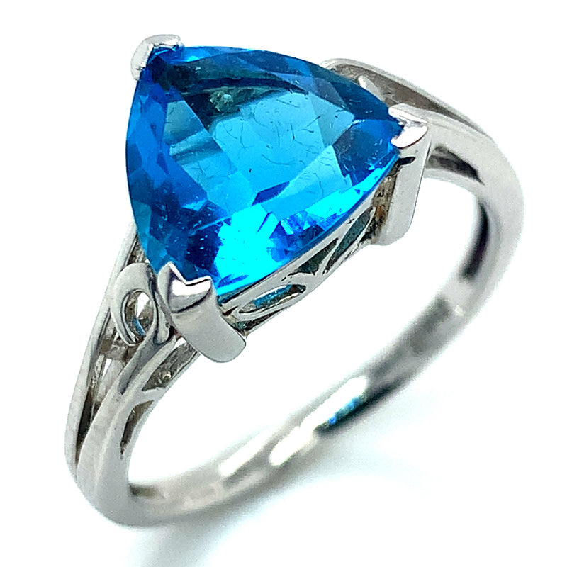 Anillo de cuarzo azul en plata 925 ANTES: $90.00