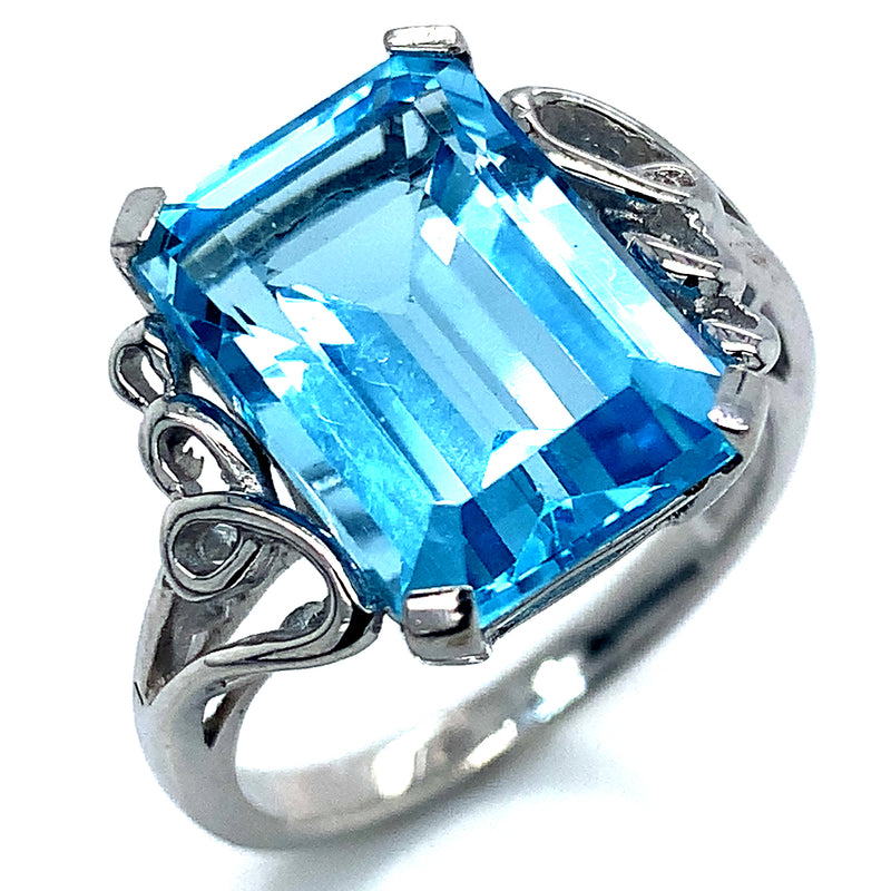 Anillo de cuarzo azul en plata 925 ANTES: $240.00