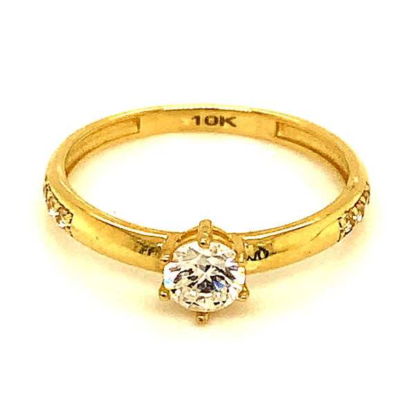 Anillo (circones) en oro amarillo 10kt.